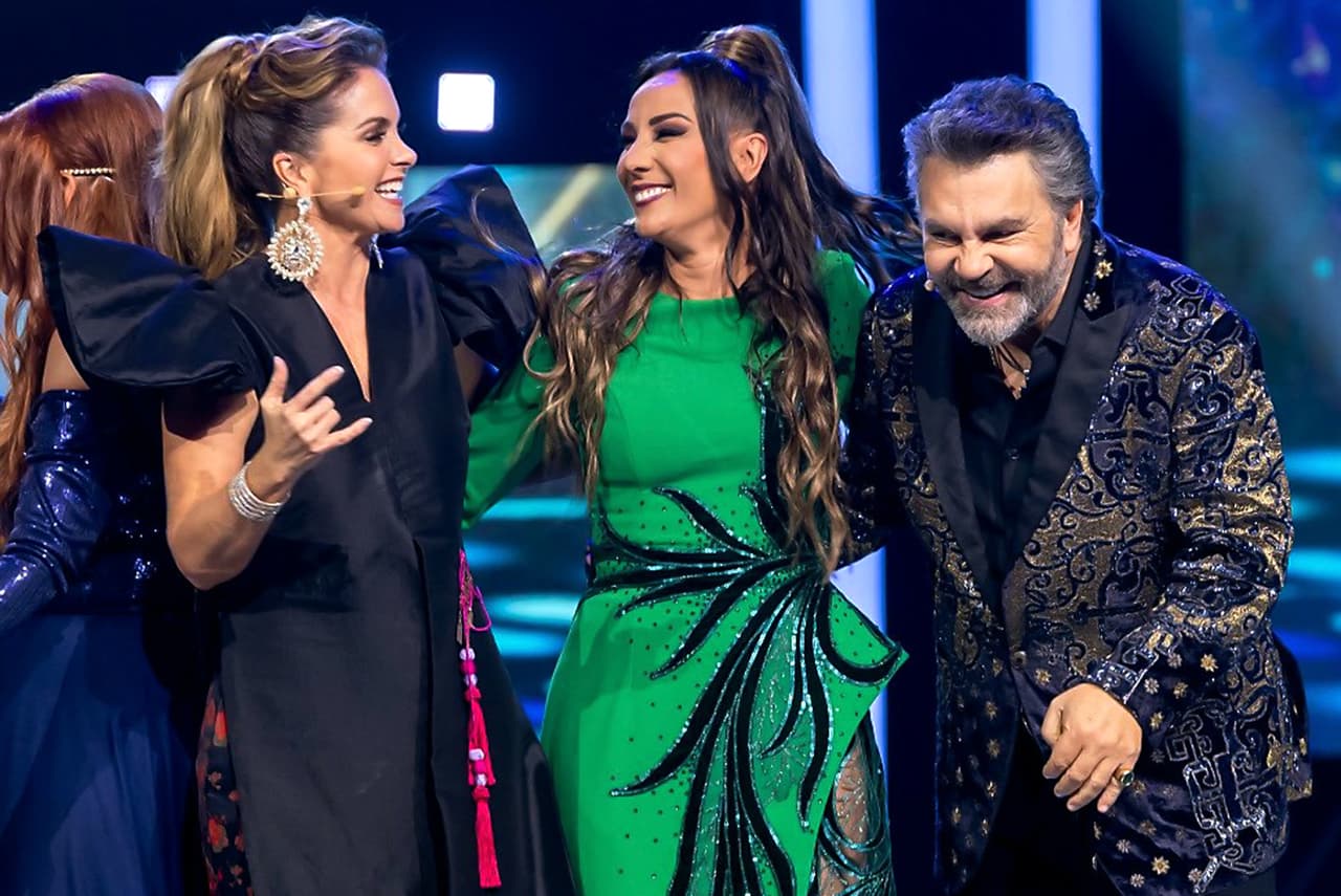 "Lo digo por mí Lucero, Itatí sabe que 
<b>yo muero por Manuel Mijares </b>desde hace años y se está creando un conflicto", expresó la conductora.
<br>