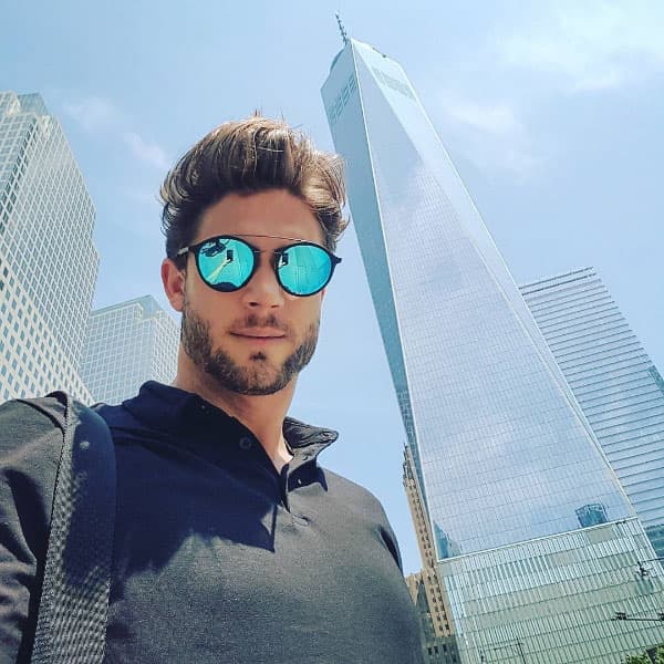 5. Como novio es muy cariñoso y un poquito celoso.