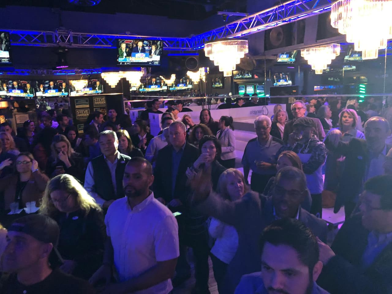 Muchas personas asistieron a las reuniones de los candidatos de las distintas contiendas.