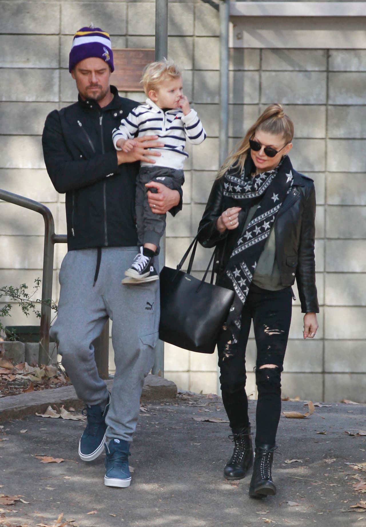 ¡Qué hermosa familia! Pero aguas... ese nene se está sacando el moco.