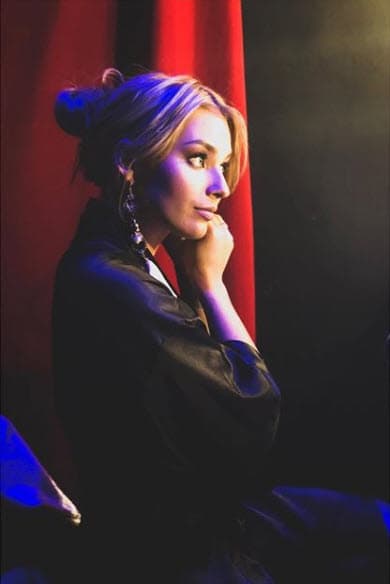 Sus fans se dividieron en opiniones, algunos mencionaron que la preferían con su anterior imagen, mientras que otros aseguraban que el rubio le iba mejor.