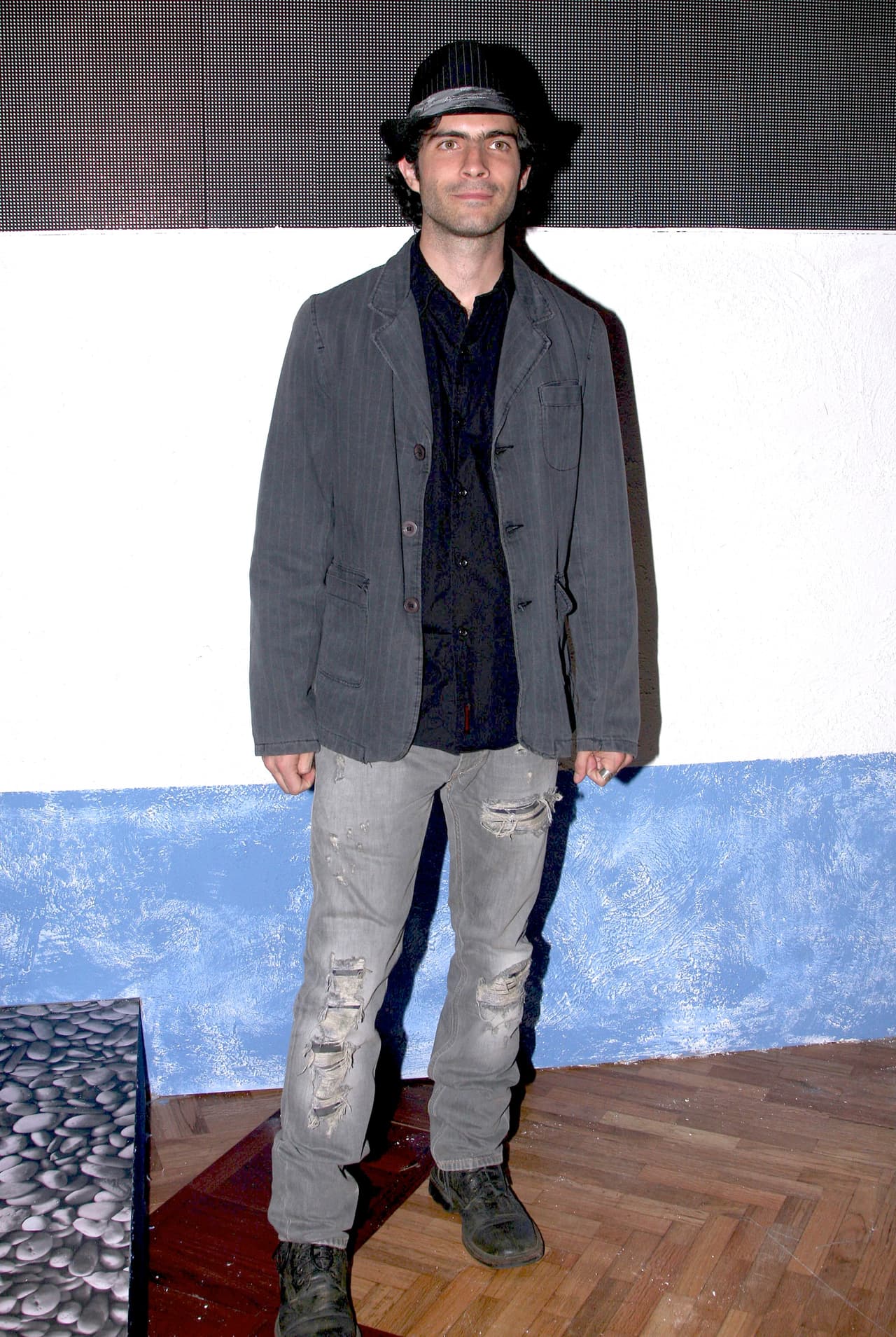 Entre sus participaciones teatrales se encuentran: 'Trainspotting' (2000), 'El Graduado' (2004) y 'Todos eran mis hijos' (2010).