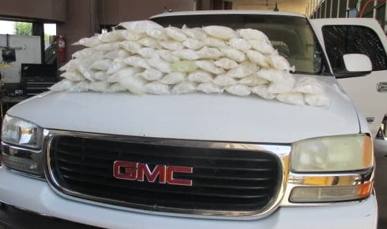Descubren metanfetamina valuada en $88,000 en el tanque de gasolina de una pick-up en la frontera