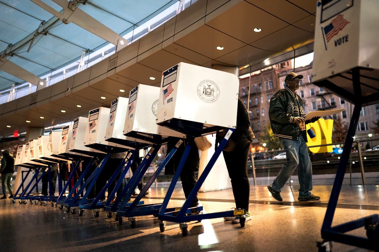 Nueva York acude a las urnas para elegir gobernador y representantes locales y federales