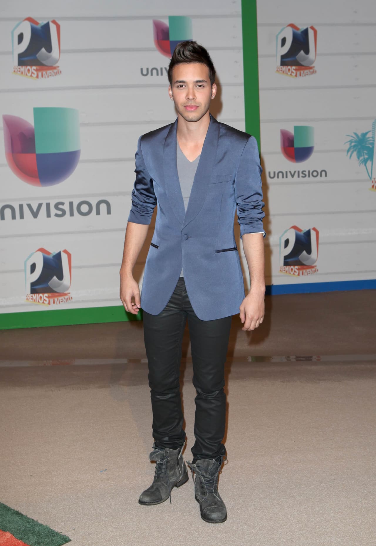 Prince Royce prepara una presentación espectacular y además formará un gran equipo con los otros tres conductores de la ceremonia.