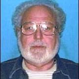 <h3 class="cms-H3-H3">Marvin L. Barmes</h3>
<br>
<br>Con 84 años de edad, 
<b>es el de mayor edad en la lista de fugitivos. </b>
<br>
<br>La DEA lo busca por 
<b>el tráfico de drogas en varios estados de EEUU.</b> Se cree que vive en las Bahamas. 
<br>
<br>El último domicilio conocido, según la agencia,
<b> es Vincennes, Indiana.</b>
<br>