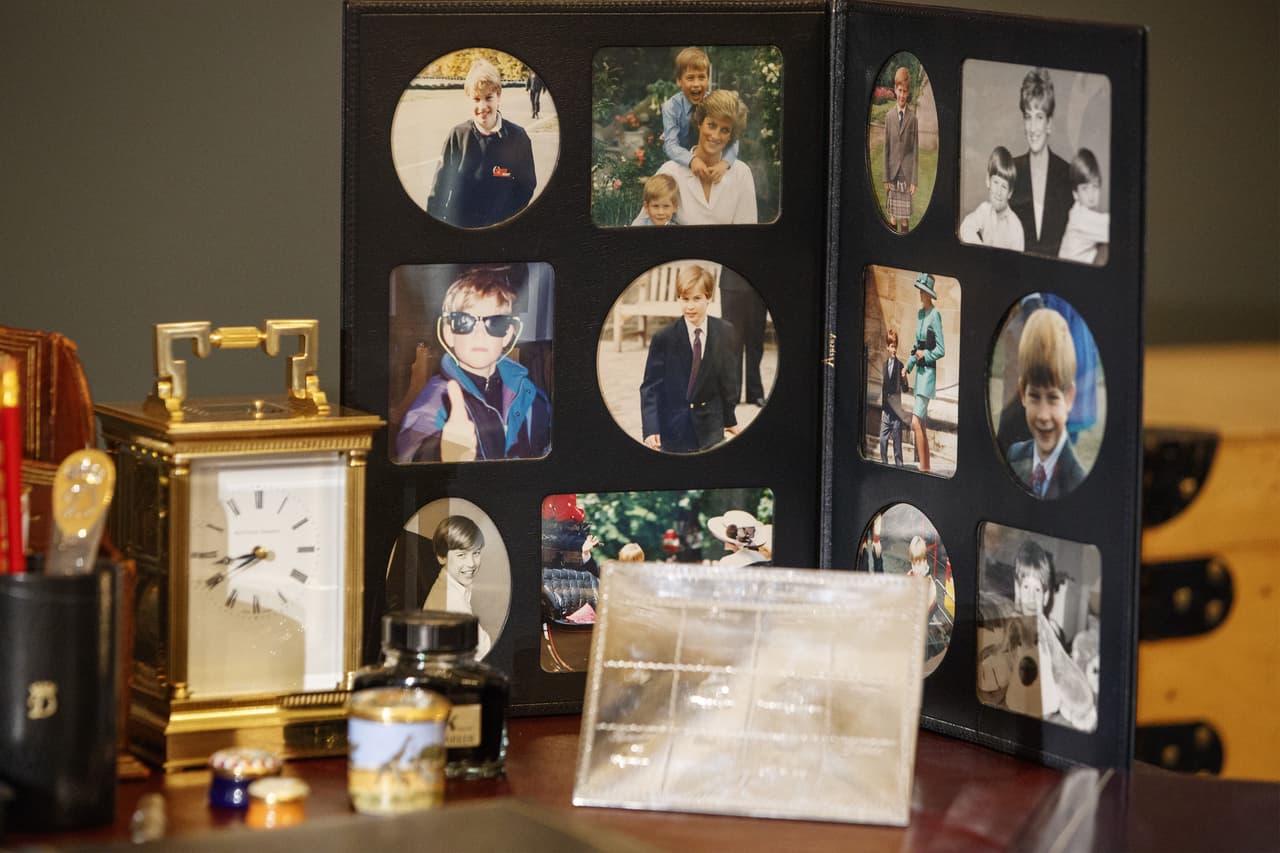 En el mismo programa televisivo, el duque de Cambridge afirmó ante la audiencia que él procura hablarles siempre a sus hijos George y Charlotte acerca de quién fue Diana, la princesa de Gales.