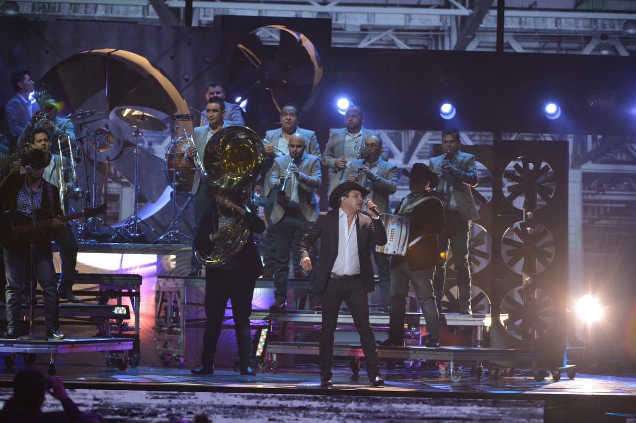 ¡Wow! El cantante lució muy elegante y extasiado. Su público no paraba de gritar y hacer coros con la canción que eligió.