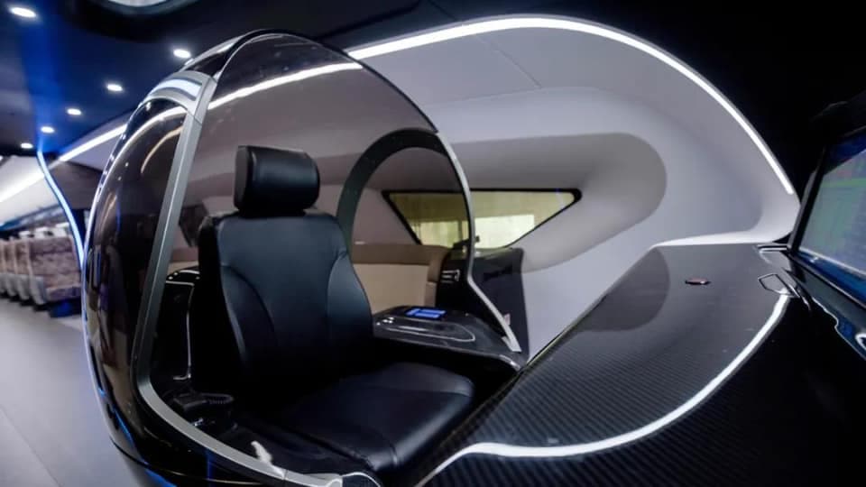 La distancia de frenado se acorta con este tren desde cerca de 10 a seis millas (de 16 a 10 kilómetros), según uno de los responsables de la construcción del tren citado 
<i><a href="https://www.globaltimes.cn/page/202107/1228998.shtml" target="_blank">por el diario oficial Global Times.</a></i>
<a href="https://www.globaltimes.cn/page/202107/1228998.shtml" target="_blank"> </a>
<br>