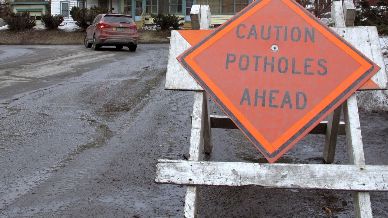 Autoridades aseguran que más de 10,000 baches han sido reparados en la última semana.