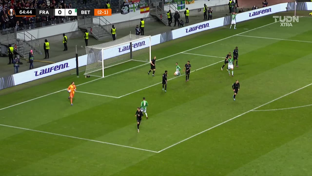 ¡TIRO ATAJADO! disparo por Juanmi.