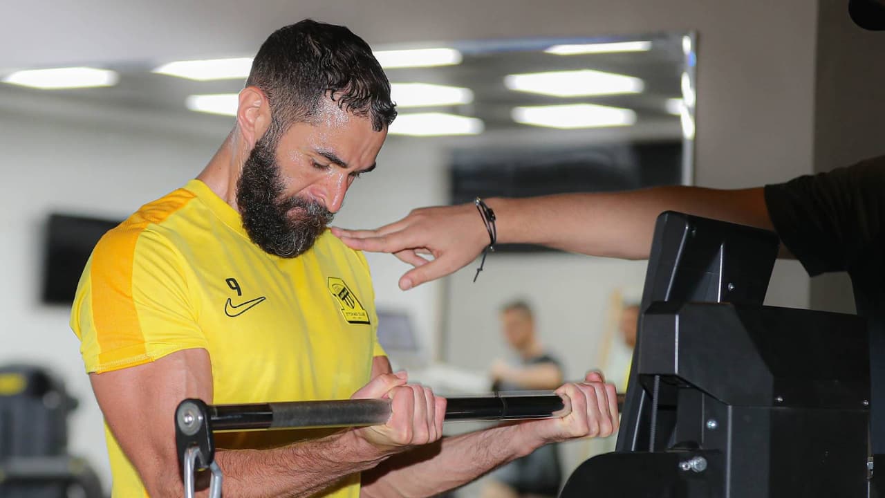 Momento de tensión, Marcelo Gallardo separa a Benzema del entrenamiento