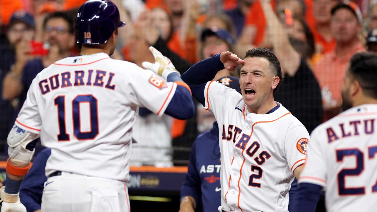 Astros de Houston llegan de
<a href="https://www.univision.com/local/houston-kxln/astros-houston-avanzan-serie-mundial-barrer-yankees" target="_blank">barrer 4-0 </a>en la serie a los Yankees de Nueva York.