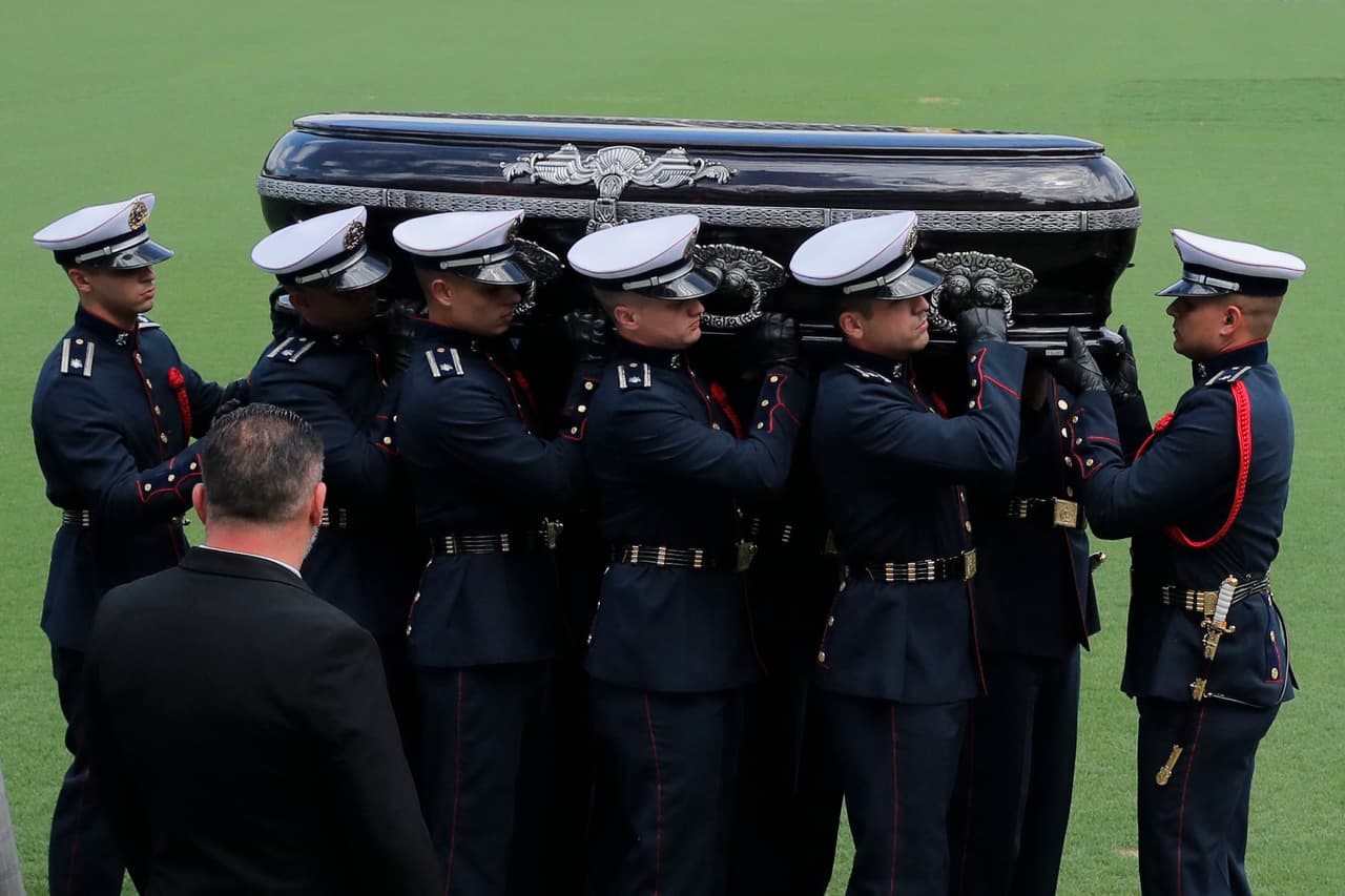Brasil sepulta a Pelé con un multitudinario funeral en la meca del fútbol