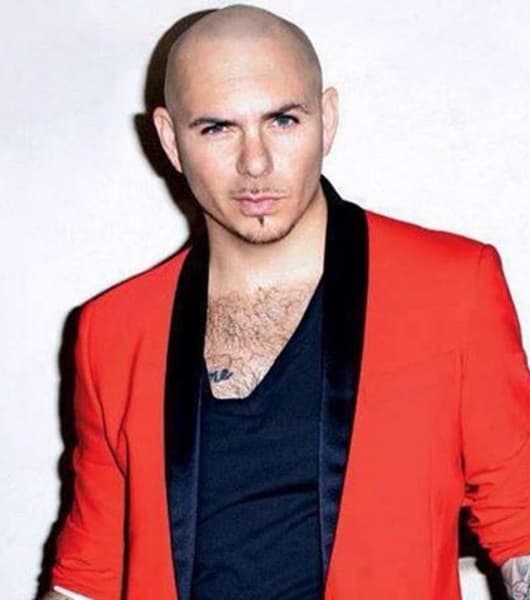 Pitbull adora rapear, pero una de sus grandes debilidades son los automóviles.