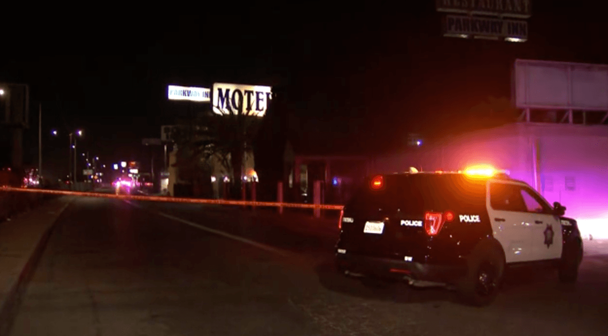 Investigan tiroteo en un hotel en Fresno que dejó a un hombre muerto 