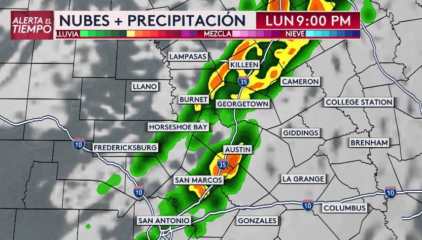 Alrededor de las 9 de la noche,
<b>hay posibilidades de lluvias de moderadas a intensas en el área de Austin y San Marcos</b>.