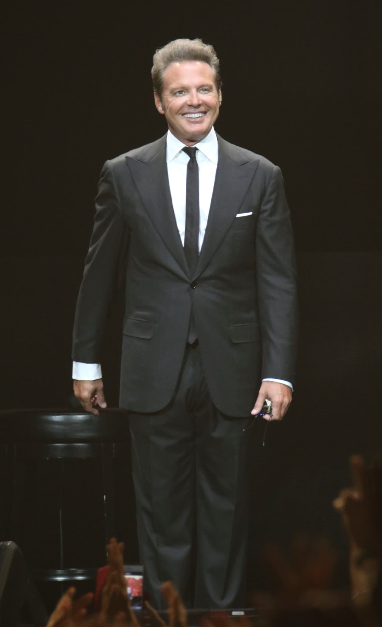 En la vida personal de 
<b><a href="https://www.univision.com/local/chicago-wgbo/acusan-a-luis-miguel-de-golpear-con-un-microfono-a-su-sonidista-en-pleno-concierto-en-panama-video" target="_blank">Luis Miguel </a></b>han trascendido de manera particular dos mujeres: 
<b><a href="https://www.univision.com/famosos/estas-son-las-31-famosas-en-la-lista-amorosa-de-luis-miguel-las-confirmadas-y-las-no-reconocidas-fotos" target="_blank">Stephanie Salas y Aracely Arámbula</a></b>. Son las únicas que, hasta ahora, han tenido hijos con él. 
<br>