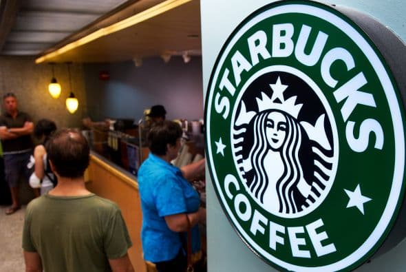 Starbucks se disculpa después de que 2 oficiales de Riverside fueron presuntamente ignorados en una tienda
