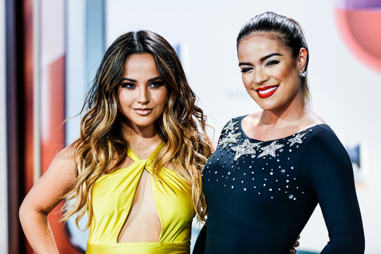 ¡Las chicas 'G'! Karol y Becky, así posaron en la alfombra.