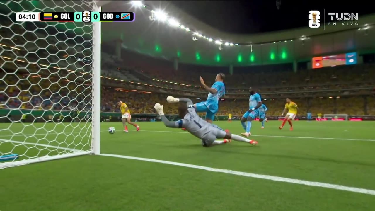 ¡Daniel Muñoz tuvo en sus pies el primero para Colombia y falla así vs. Congo!