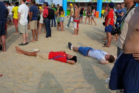 Bélgica y EEUU protagonizan el último choque de octavos de final del Mundial Brasil 2014 y sus fans se apasionan.