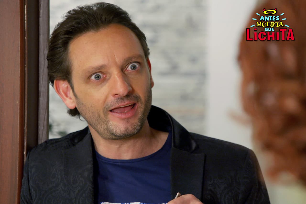 Elías descubre que Sandra nunca salió de vacaciones.