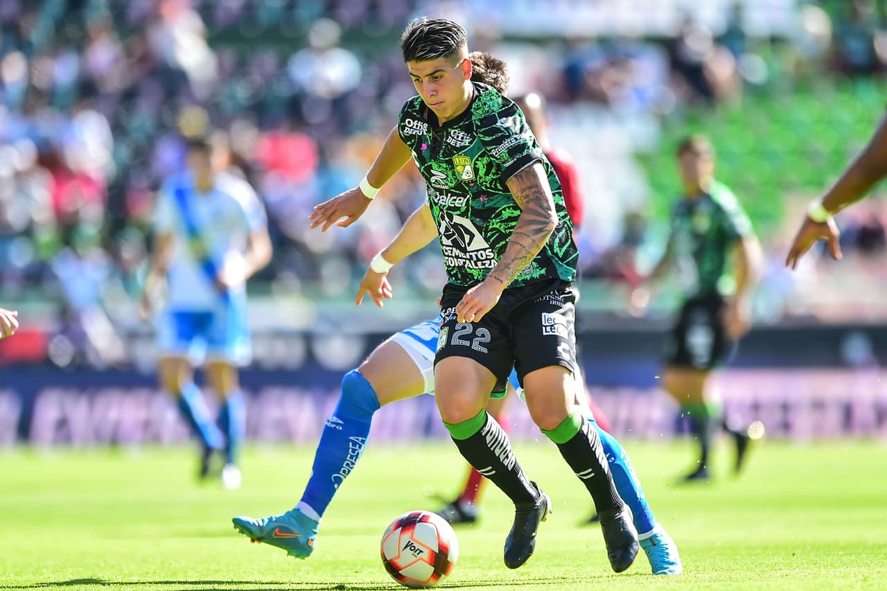 Pese a quedarse con 10 en la cancha desde el arranque, León propuso el partido y se dio el lujo de perdonar el empate hasta en dos ocasiones.