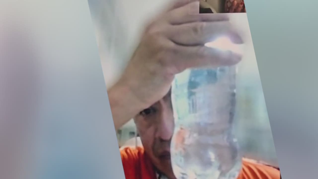 Agua potable con gusanos, la denuncia de un inmigrante detenido en Adelanto: grabó un video