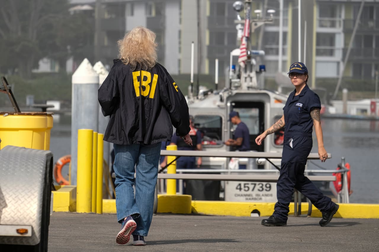 El FBI y la Guardia Costera también forman parte de la investigación.