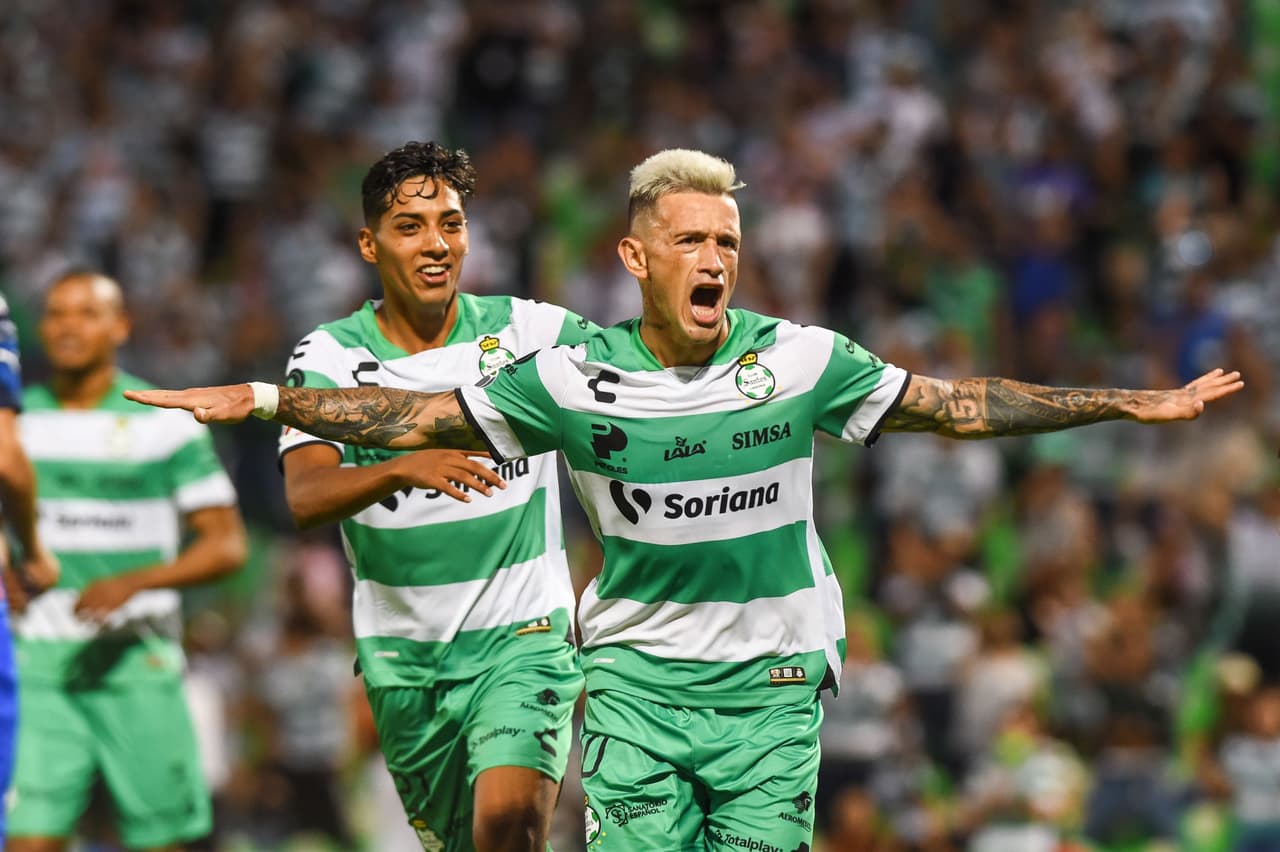 Santos logra una remontada de alarido para sacarle los tres puntos al Monterrey que no supo manejar la ventaja en el marcador.