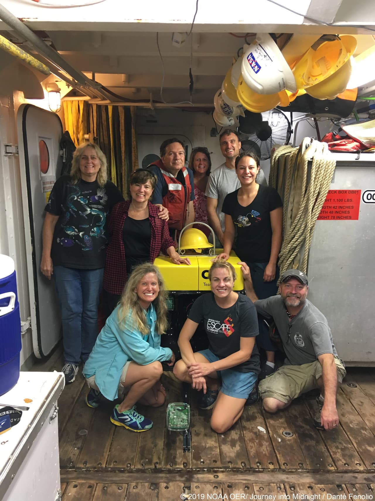 El único otro avistamiento fue en el 2012, cerca de la superficie en la bahía de Toyama en Japón.
<br>