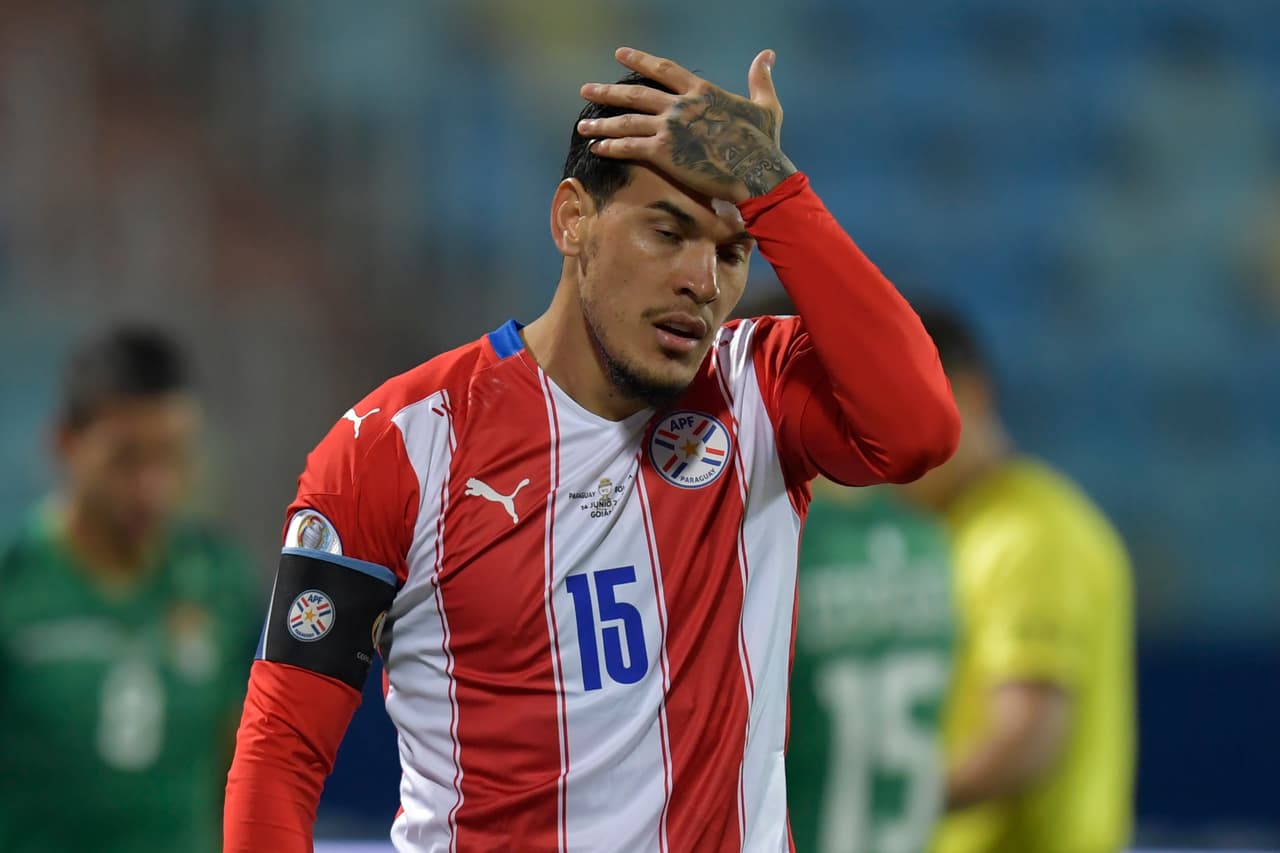 Bolivia se adelantó con un penalti, pero Paraguay le dio la vuelta con un doblete de Ángel Romero y otro tanto de Alejandro Romero.