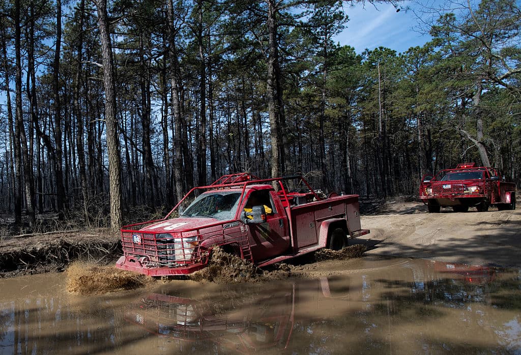 El incendio forestal Jones Road en Nueva Jersey ha consumido más de 13,000 acres hasta el momento, afectando principalmente el área de Greenwood Forest Wildlife Management.
