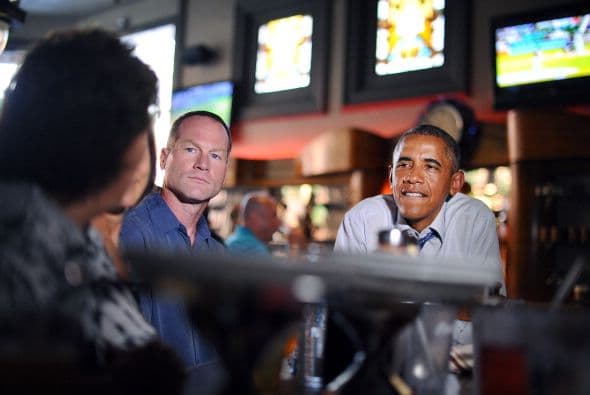 Así como con el gobernador republicano del estado, Rick Perry.