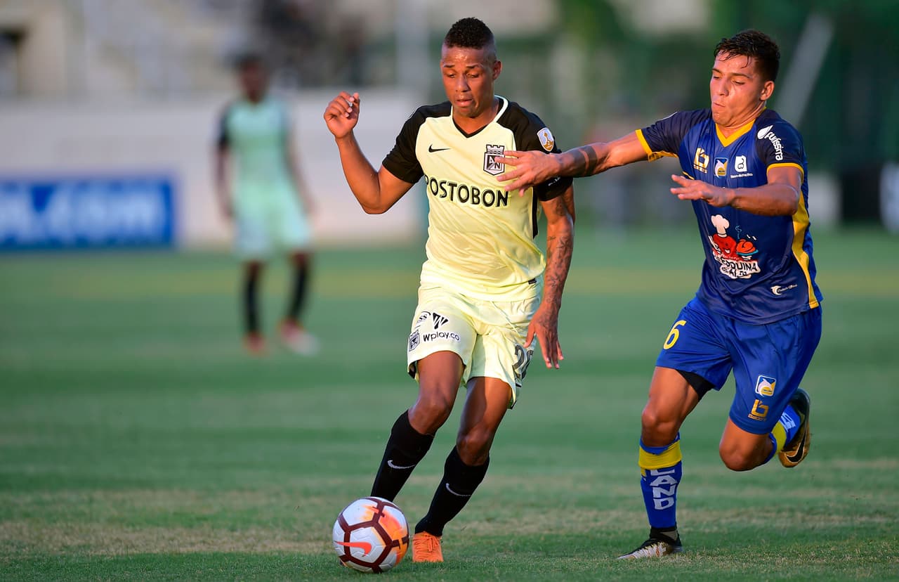 Desde que salió del América de Cali,
<b>Jeison Steven Lucumí </b>ha sido uno de los jugadores jóvenes más seguidos en el fútbol colombiano. Aunque su llegada a Nacional no ha salido como se esperaba, un nuevo cambio de aire podría reimpulsaro. Gran regate, capacidad de asistencias y gol.