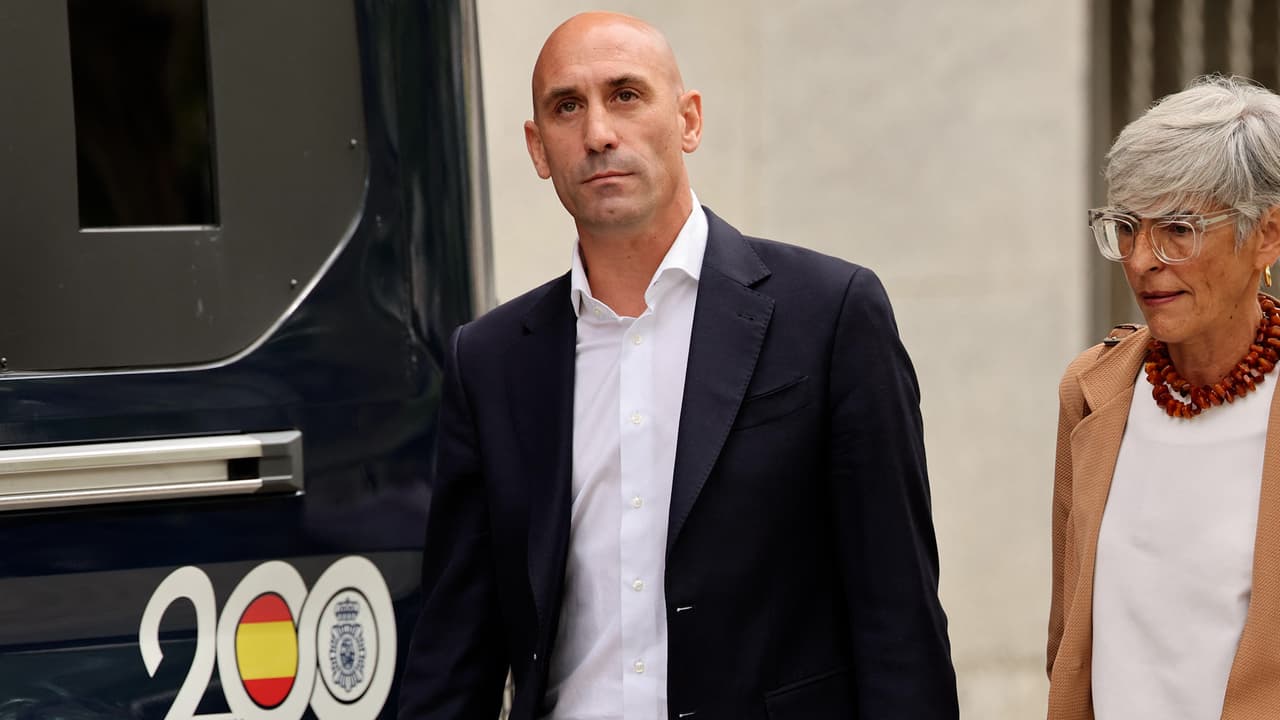 Fiscalía pide que Rubiales no se acerque y no pueda contactar a Jennifer Hermoso