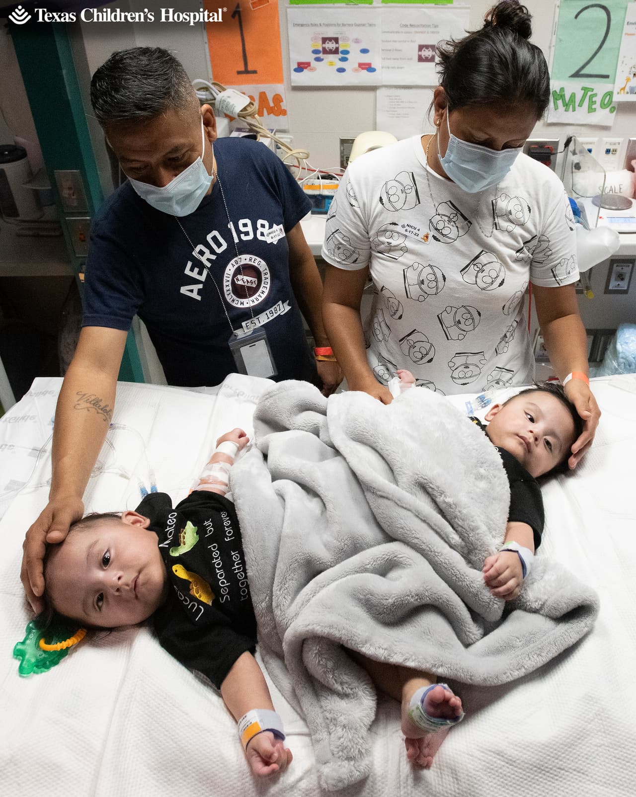 El Texas Children's Hospital anunció este 17 de julio de 2023 que 
<b>la separación de los gemelos Lucas y Mateo Villalobos Barrera, que ocurrió el 17 de agosto de 2022, ha sido todo un éxito y se encuentran saludables.</b>