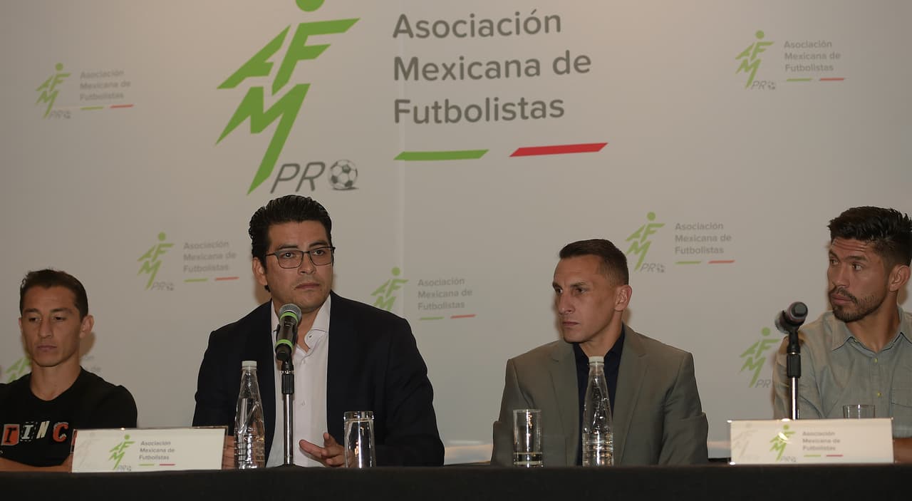 Ortiz lo lamenta: "hay directivos que juegan con la necesidad de los futbolistas"