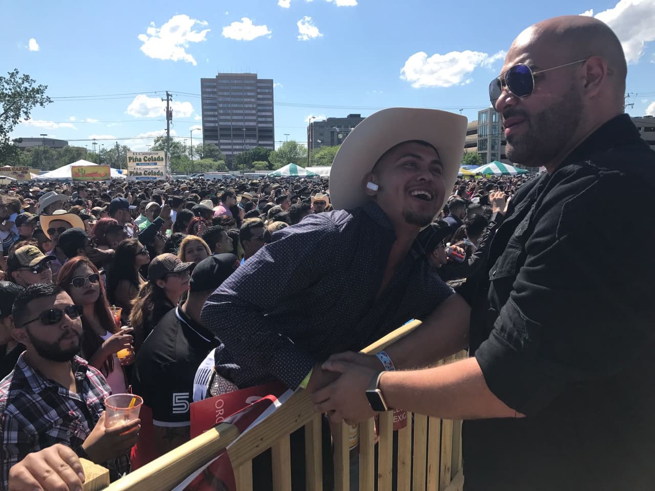 Para Raúl 'El Pelón', Carla Medrano y El Feo será muy difícil borrar de sus mentes lo vivido en la ciudad de los vientos después de este gran evento al lado de La Arrolladora Banda El Limón, Gerardo Ortiz, Calibre 50 y más.