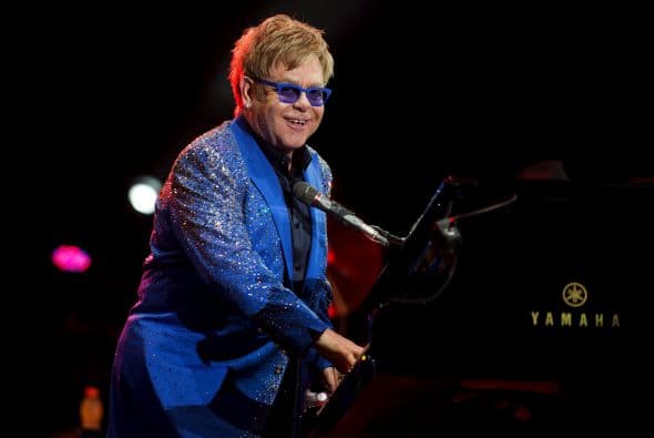 Otras celebridades de talla mundial también fueron destapadas en los Pandora Papers. Por ejemplo, se reveló que Elton John es dueño de más de una docena de empresas creadas en las Islas Vírgenes Británicas con el objetivo de administrar sus ingresos. 
<br>
<br>Su esposo, David Furnish, es el director de cada una de ellas.