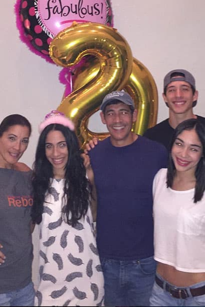 Desde joven siempre mostró mucho carisma, lo que hizo que tuviera varias fans, entre ellas una famosa.