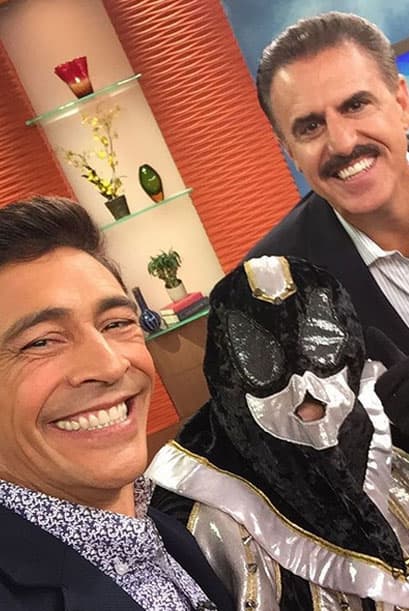 Cada mañana lo vemos brillar con su picardía en el programa matutino Despierta América. We love him!!