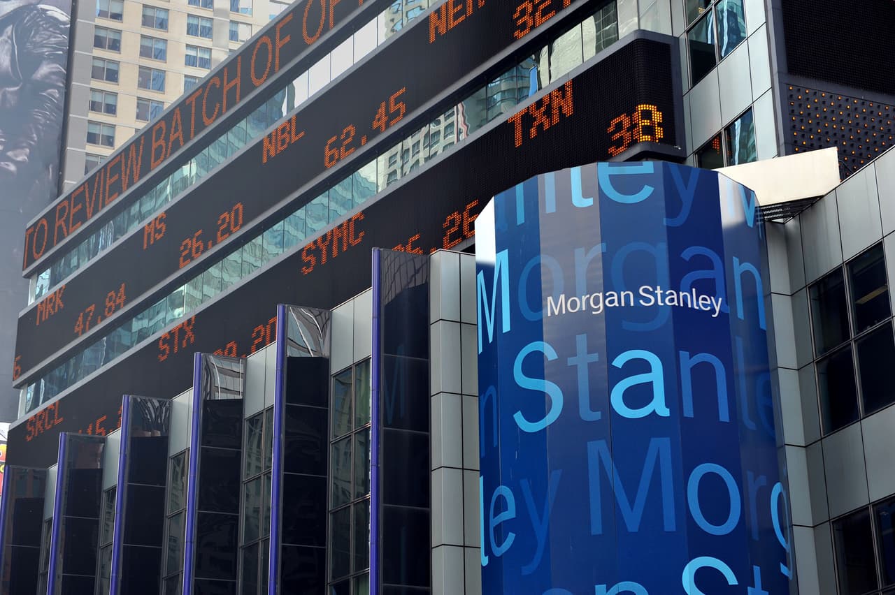 <h3 class="cms-H3-H3">Morgan Stanley</h3>
<br>
<br>El banco de inversión suspendió todas las contribuciones del Comité de Acción Política (PAC) a los miembros del Congreso que no votaron para certificar los resultados del Colegio Electoral, dijo un portavoz al diario 
<i>The New York Times.</i>