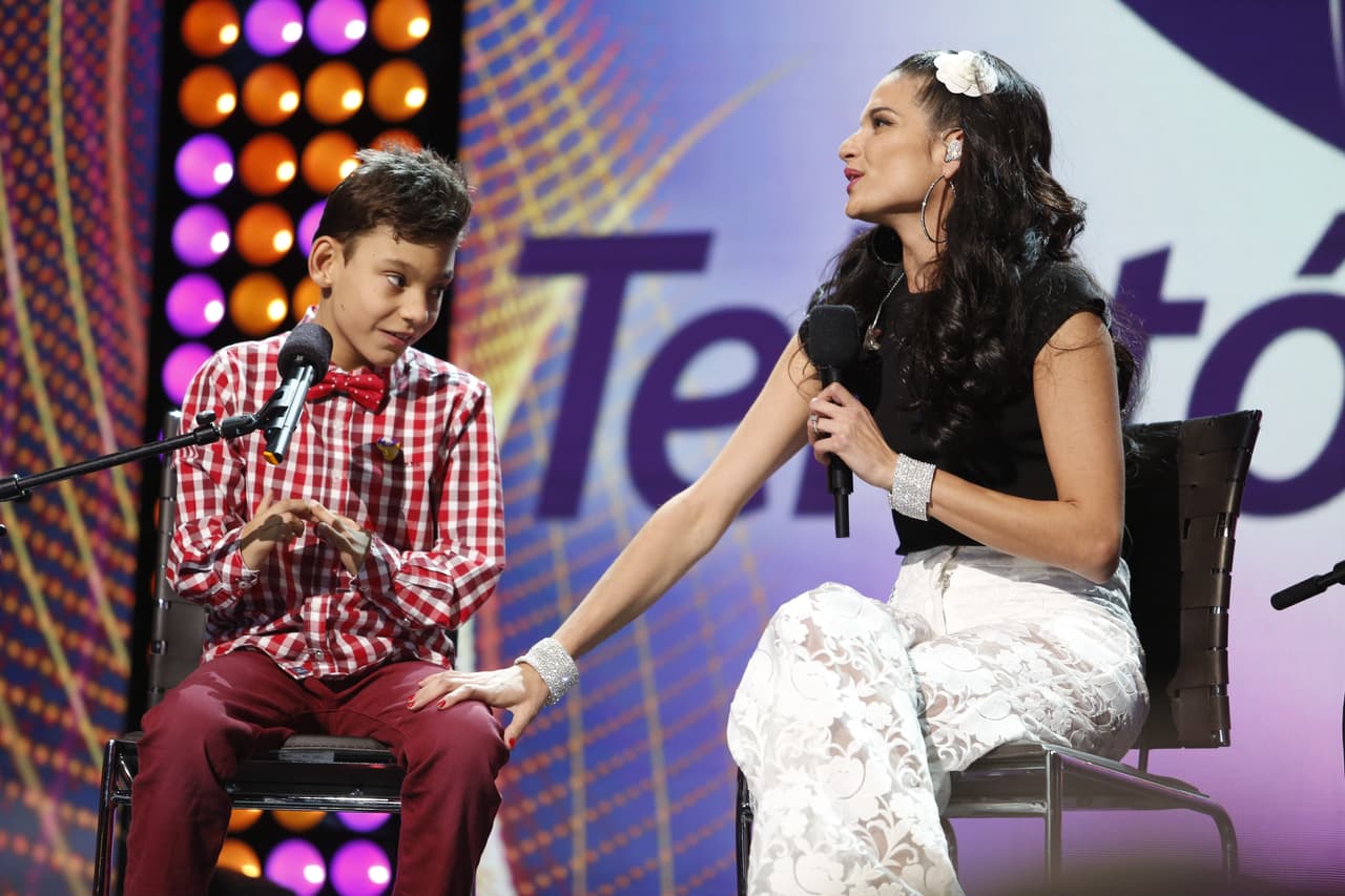 Adrian y Natalia cantando juntos hizo sonreír nuestros corazones