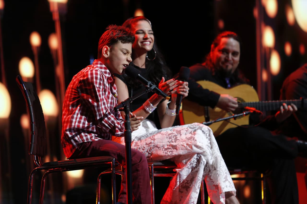 Adrian y Natalia cantando juntos hizo sonreír nuestros corazones