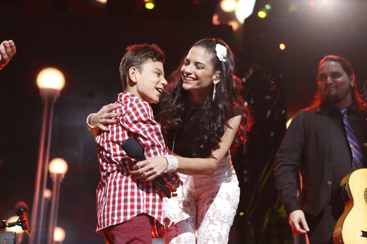 Adrian y Natalia cantando juntos hizo sonreír nuestros corazones