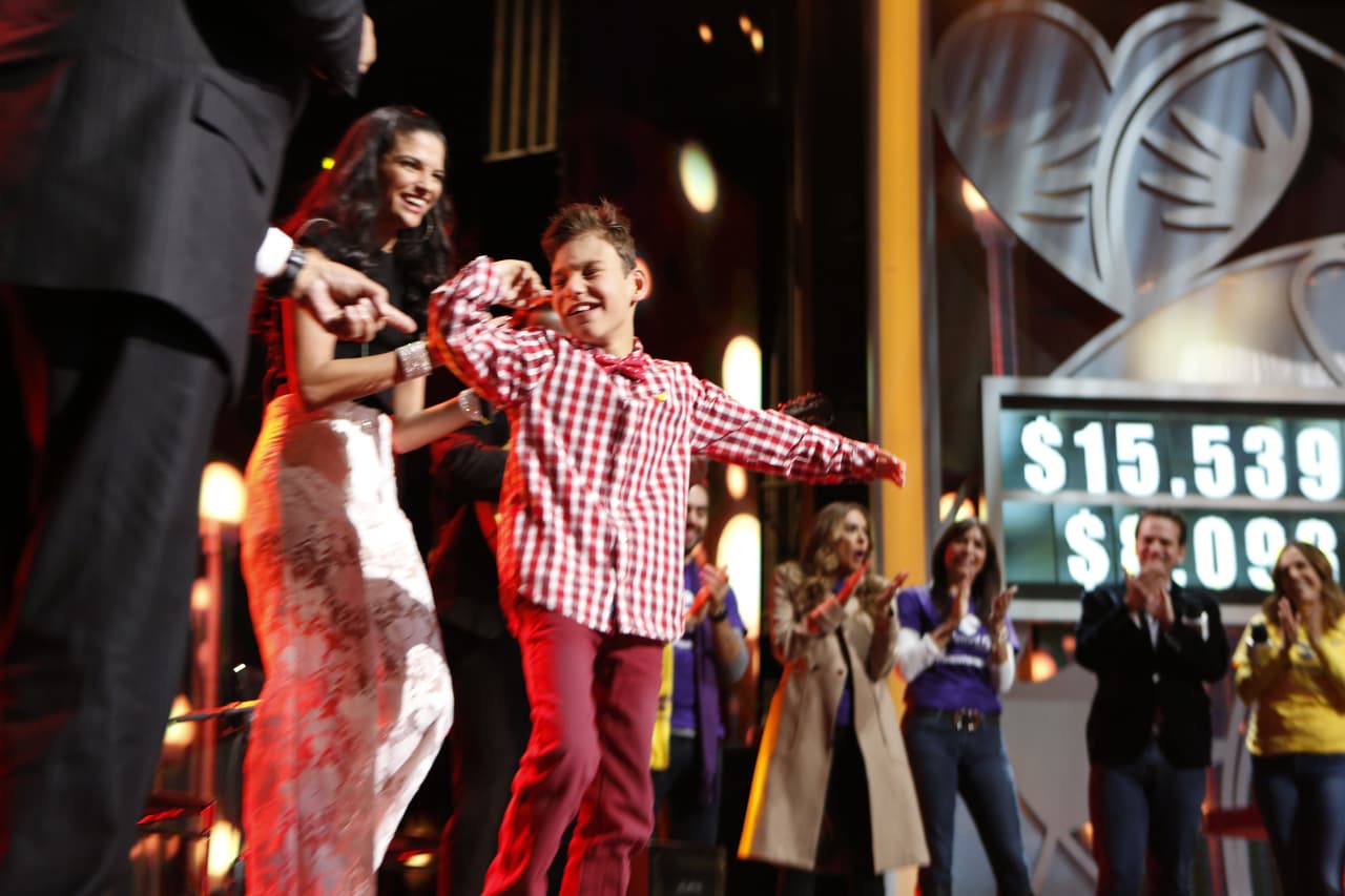 Adrian y Natalia cantando juntos hizo sonreír nuestros corazones