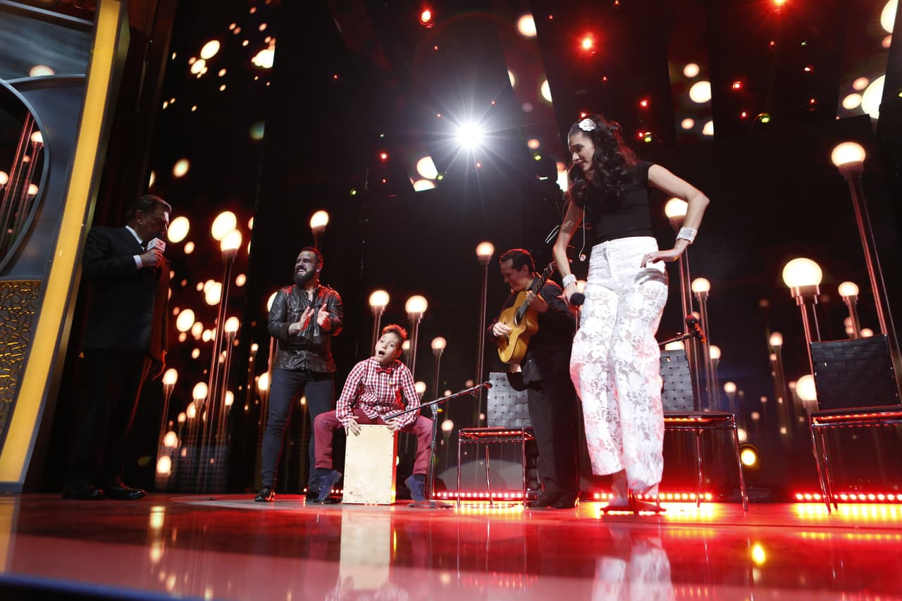 Adrian y Natalia cantando juntos hizo sonreír nuestros corazones