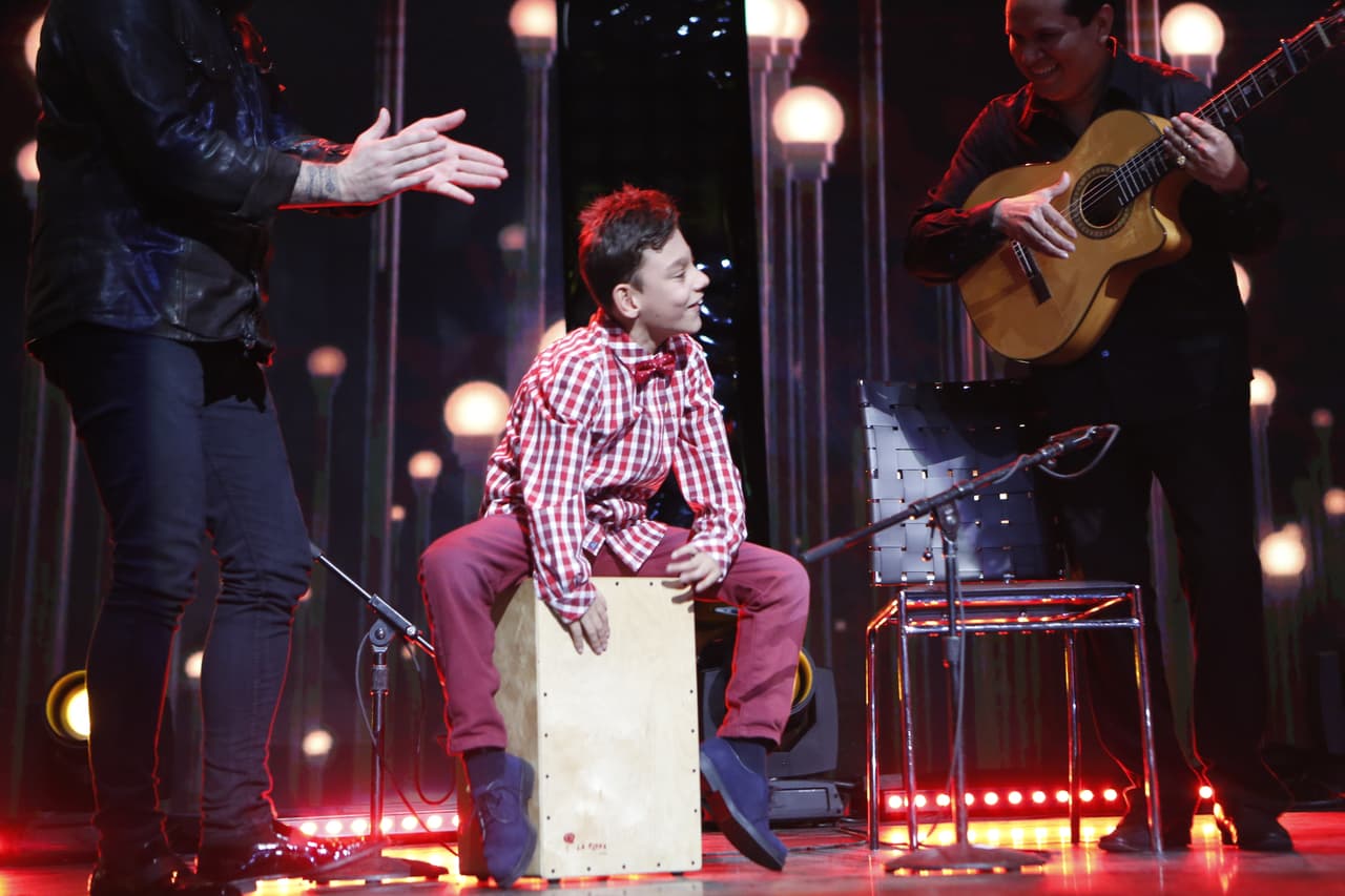 Adrian y Natalia cantando juntos hizo sonreír nuestros corazones